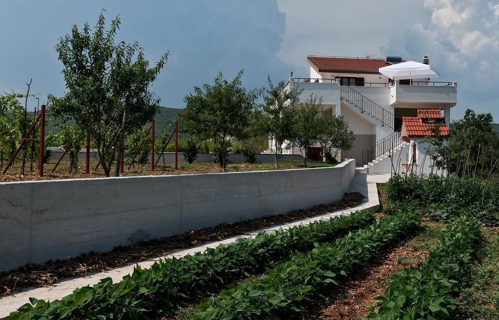 Villa Vinea Prapatnica Экстерьер фото