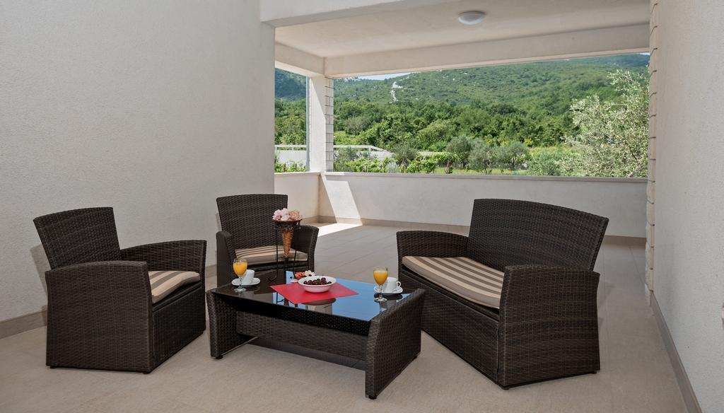 Villa Vinea Prapatnica Экстерьер фото