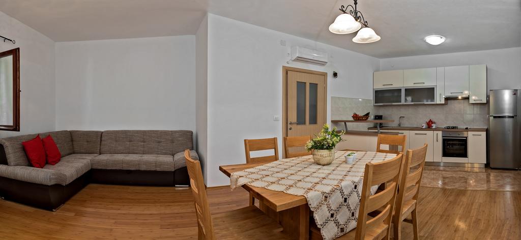 Villa Vinea Prapatnica Экстерьер фото