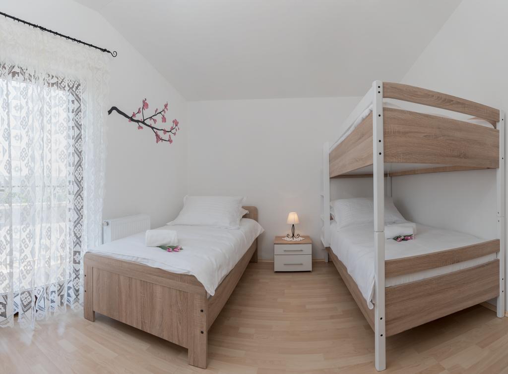 Villa Vinea Prapatnica Экстерьер фото